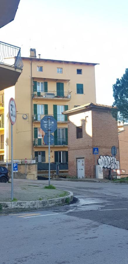 Vicino Di Centro E Universita Stanza Con Balcone เปรูจา ภายนอก รูปภาพ